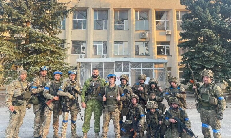 Ukraine Troops pose