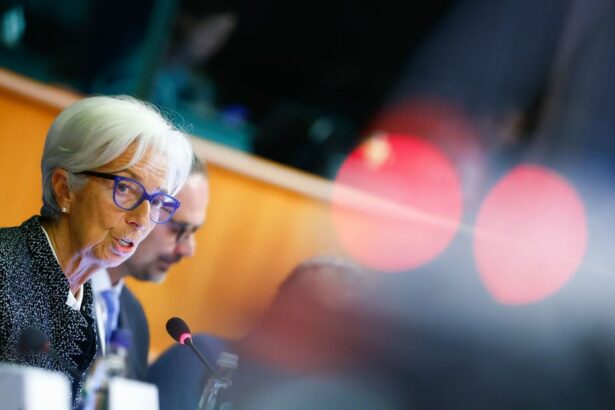 Inflation rate in the Euro zone drops to 10 as the surge in energy prices slows