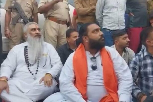 Shiv Sena radical leader shot dead in Indias Sikh holy city