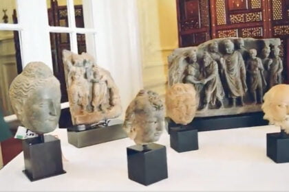 The United States returns Pakistani artefacts