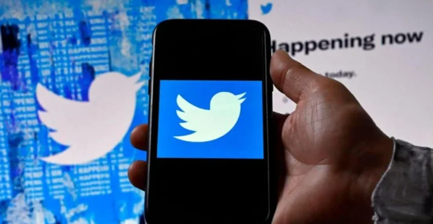 Twitter is working on paid DMs to celebrities according to reports